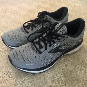 Brooks Ghost 13 running shoes.